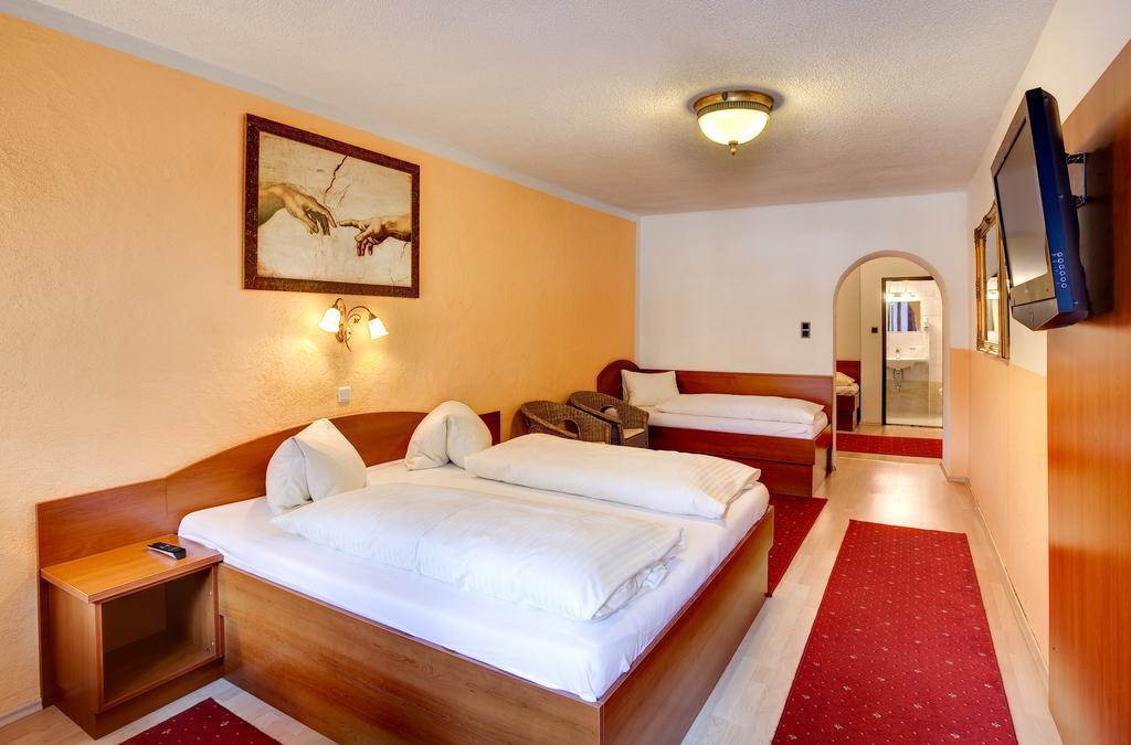 Cityhotel Schwarzer Baer Innsbruck Ruang foto