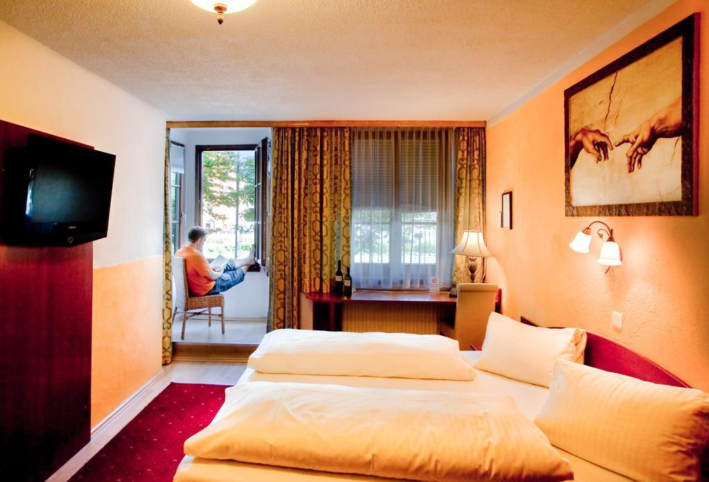 Cityhotel Schwarzer Baer Innsbruck Ruang foto